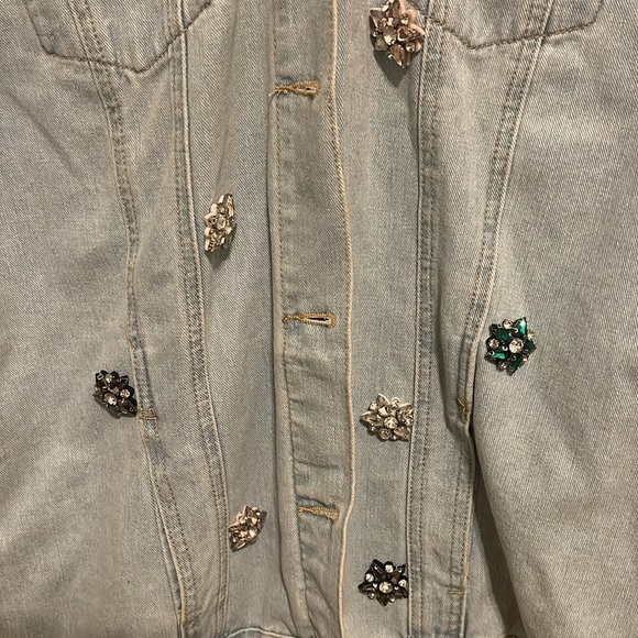 Distressed denim jacket / size Large / Perfect condition - Picture 3 of 6
